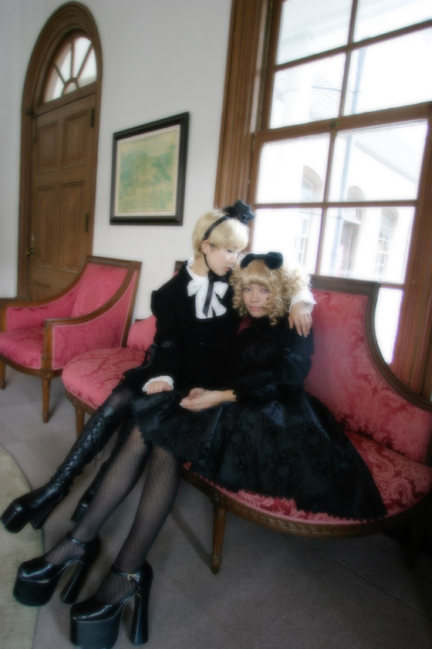 emilu hideri twins