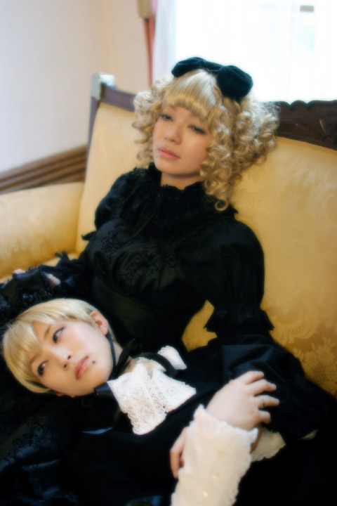 emilu hideri twins